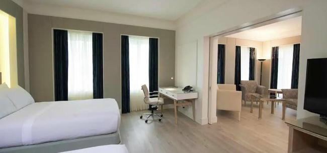 Galo est hospedado no Hilton Colon Guayaquil, localizado em uma regio nobre da cidade litornea no Equador; acomodao quatro estrelas tem estrutura de ponta