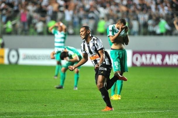 Elias marcou em chute de fora da rea e deu a vitria ao Atltico sobre La Equidad