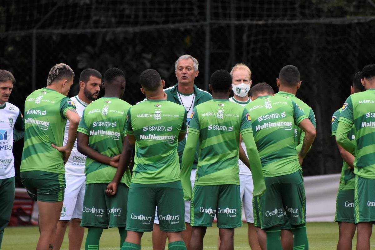 O Amrica treinou nesta tera-feira (22) no CT do So Paulo, na capital paulista, visando o confronto contra o Palmeiras, pela Copa do Brasil. O duelo de ida das semifinais ser disputado no Allianz Parque, tambm em So Paulo, s 21h30 desta quarta-feira (23).