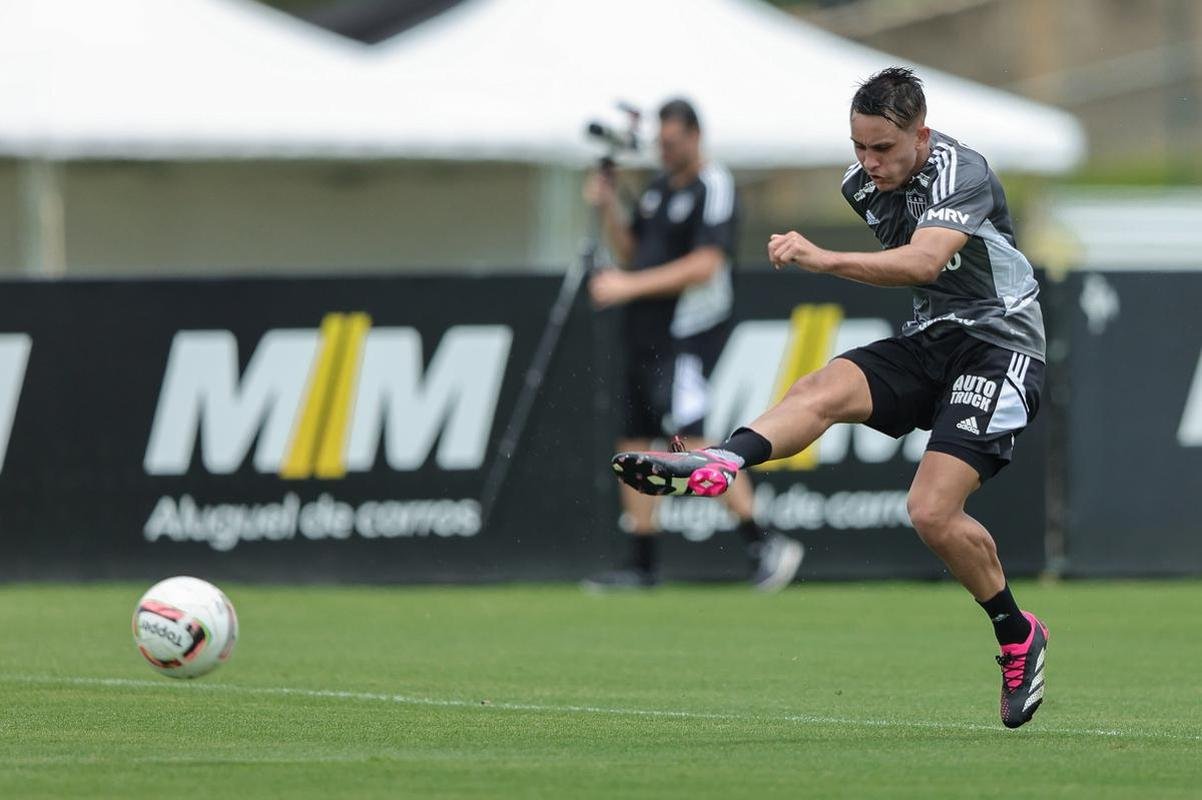 Atltico teve um dia de folga aps o empate com o Cruzeiro no clssico. Elenco de Coudet retomou atividades na Cidade do Galo na tarde desta quarta-feira (15/2).