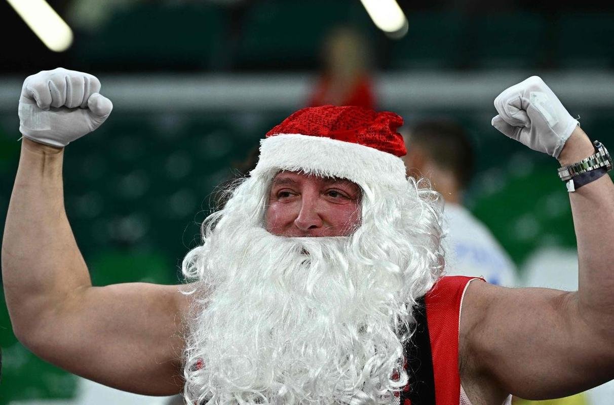 Fotos das torcidas de Brasil e Crocia no Estdio da Educao, em Al-Rayyan, no Catar, em duelo pelas quartas de final da Copa do Mundo
