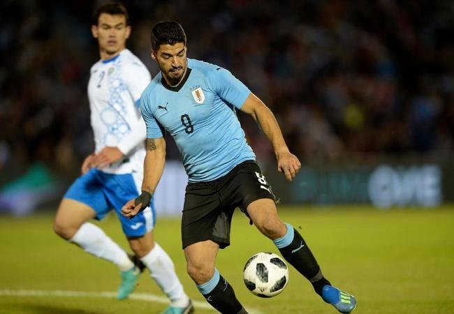 Fotos da vitria do Uruguai sobre o Uzbequisto, em Montevidu, em amistoso antes da Copa