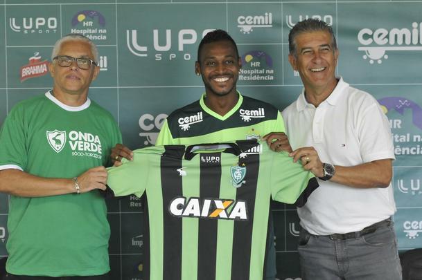 Marquinhos, de 28 anos,  o nono reforo do Amrica para temporada 2018