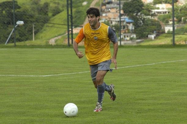 Agustín Viana - Norte-americano naturalizado uruguaio, Agustín Viana vestiu a camisa do Nacional entre 2006 e 2008, quando foi contratado pelo Atlético. No Galo, o lateral-esquerdo fez apenas 13 jogos e marcou um gol.