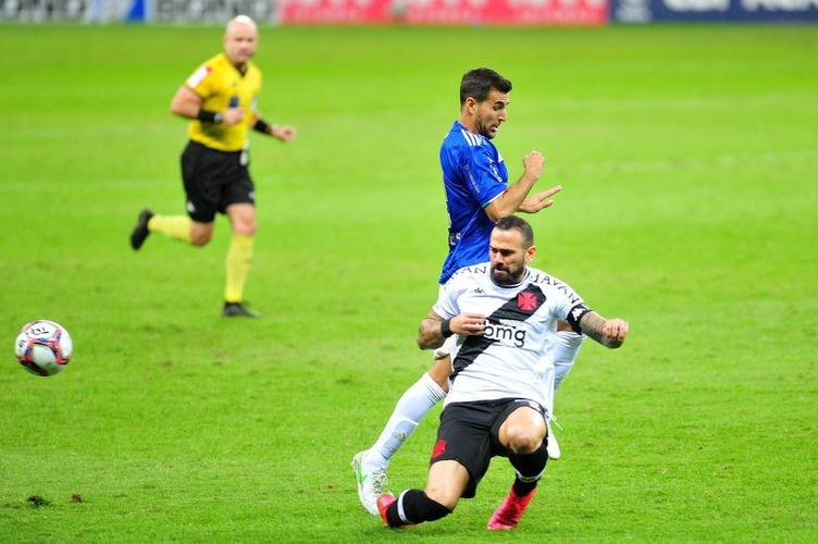 Pictures of the match Cruzeiro and Vasco in Mounir