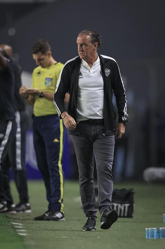 Fotos do jogo entre Santos e Atltico na Vila Belmiro, em Santos, pela 30 rodada do Campeonato Brasileiro