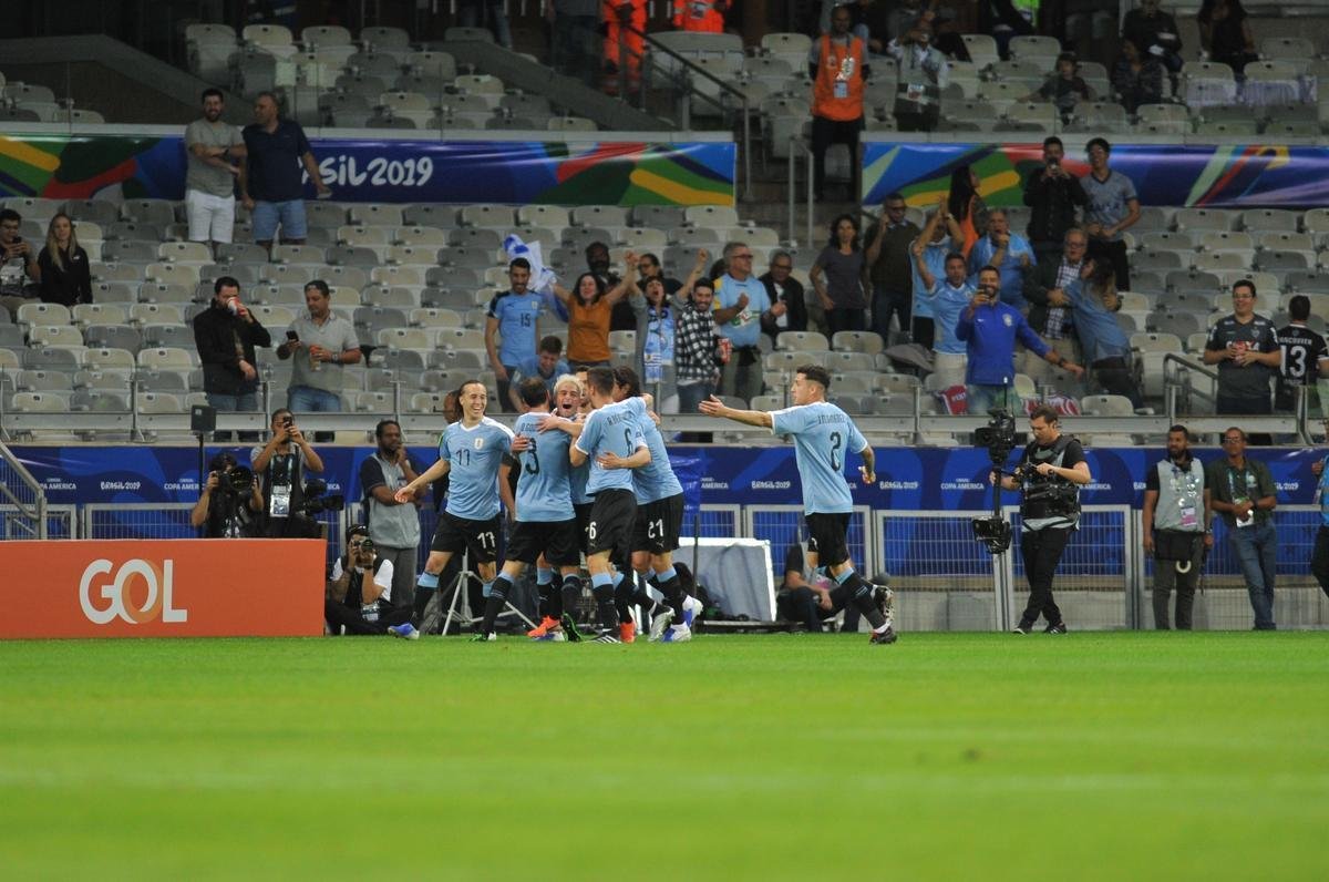 Fotos de Uruguai x Equador, no Mineiro