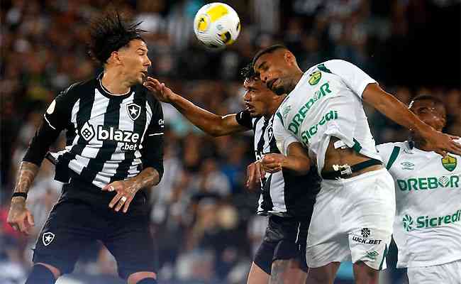 Cuiab surpreendeu o Botafogo e venceu por 2 a 0 no Estdio Nilton Santos 