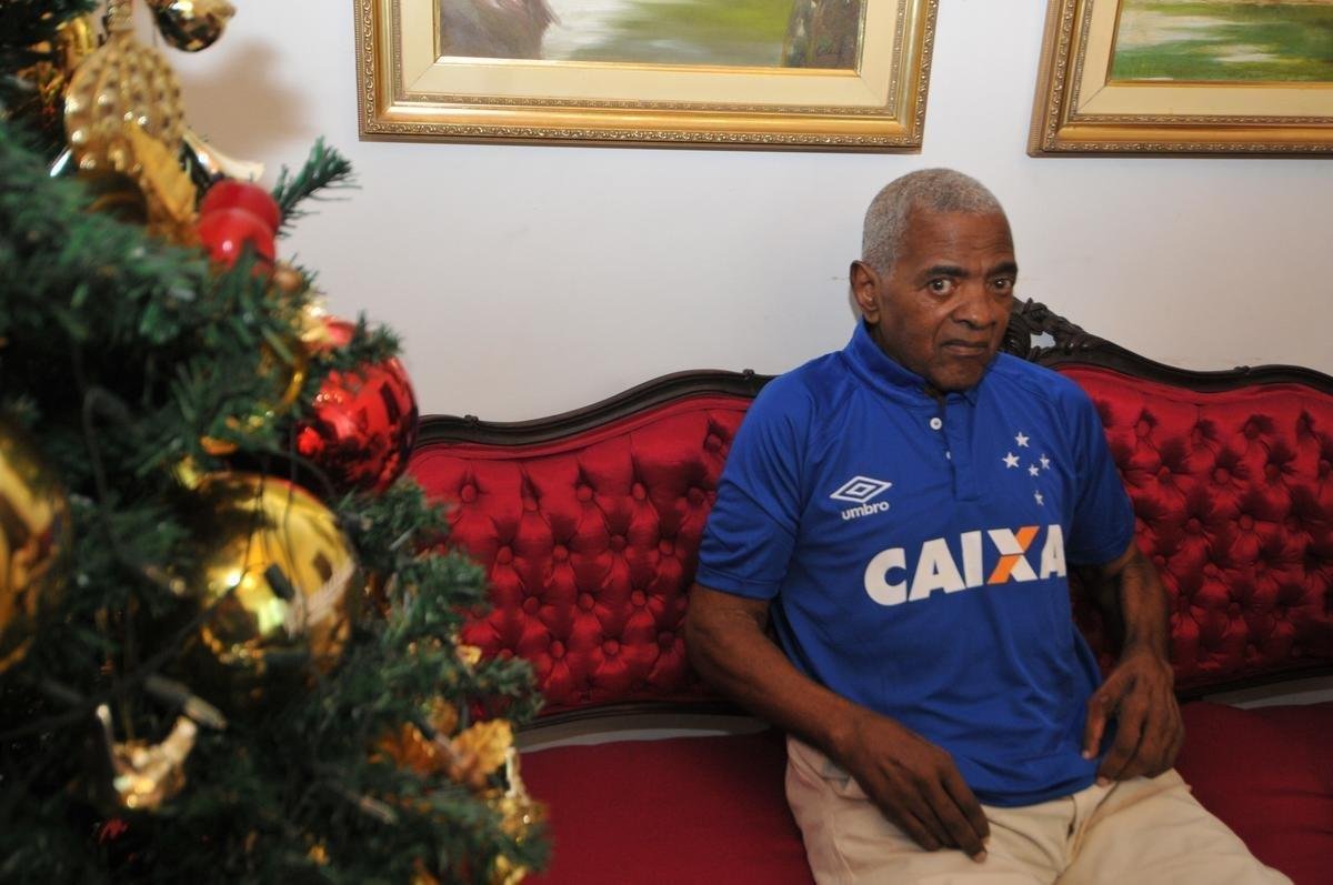 Imagens do ex-jogador do Cruzeiro Z Carlos