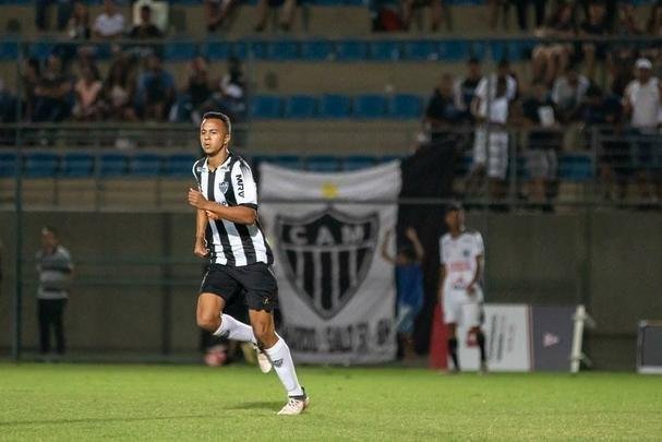 Samuel Guedes - O jovem atacante de 18 anos j havia feito sete jogos como profissional pelo Velo Clube, de So Paulo, antes de ser contratado pelo Atltico. O garoto estreou na deciso do Campeonato Mineiro e foi campeo estadual com o Galo.