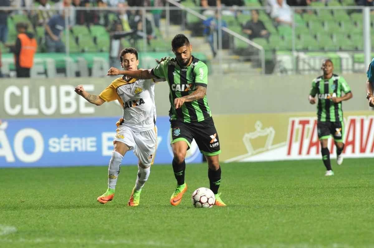 Imagens da partida entre Amrica e Cricima, no Independncia, pela Srie B do Brasileiro