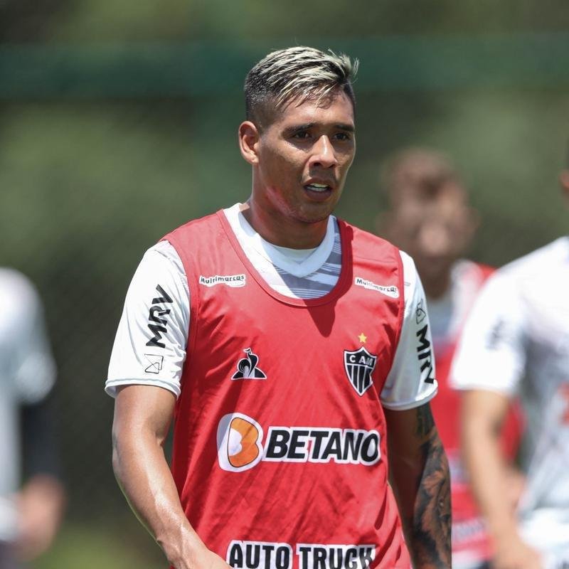 Matas Zaracho, meio-campista (2), 40% dos votos