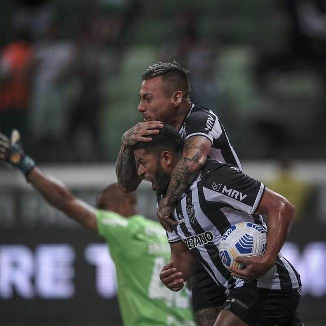 Hulk empatou novamente o jogo para o Atltico: 2 a 2