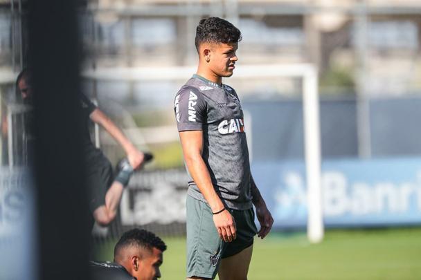Hulk - contrato do lateral-esquerdo vai até dezembro de 2022