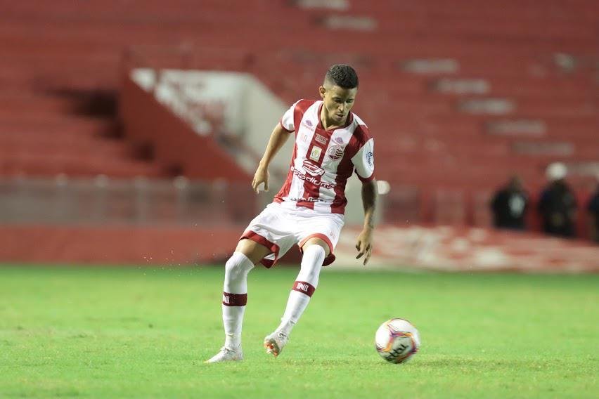 Nutico pressiona na segunda etapa, mas no consegue marcar gol em casa e fica no 0 a 0 com o Vitria. Alvirrubros ao menos impediram crescimento de sequncias de derrotas diante de rival direto na briga contra o rebaixamento