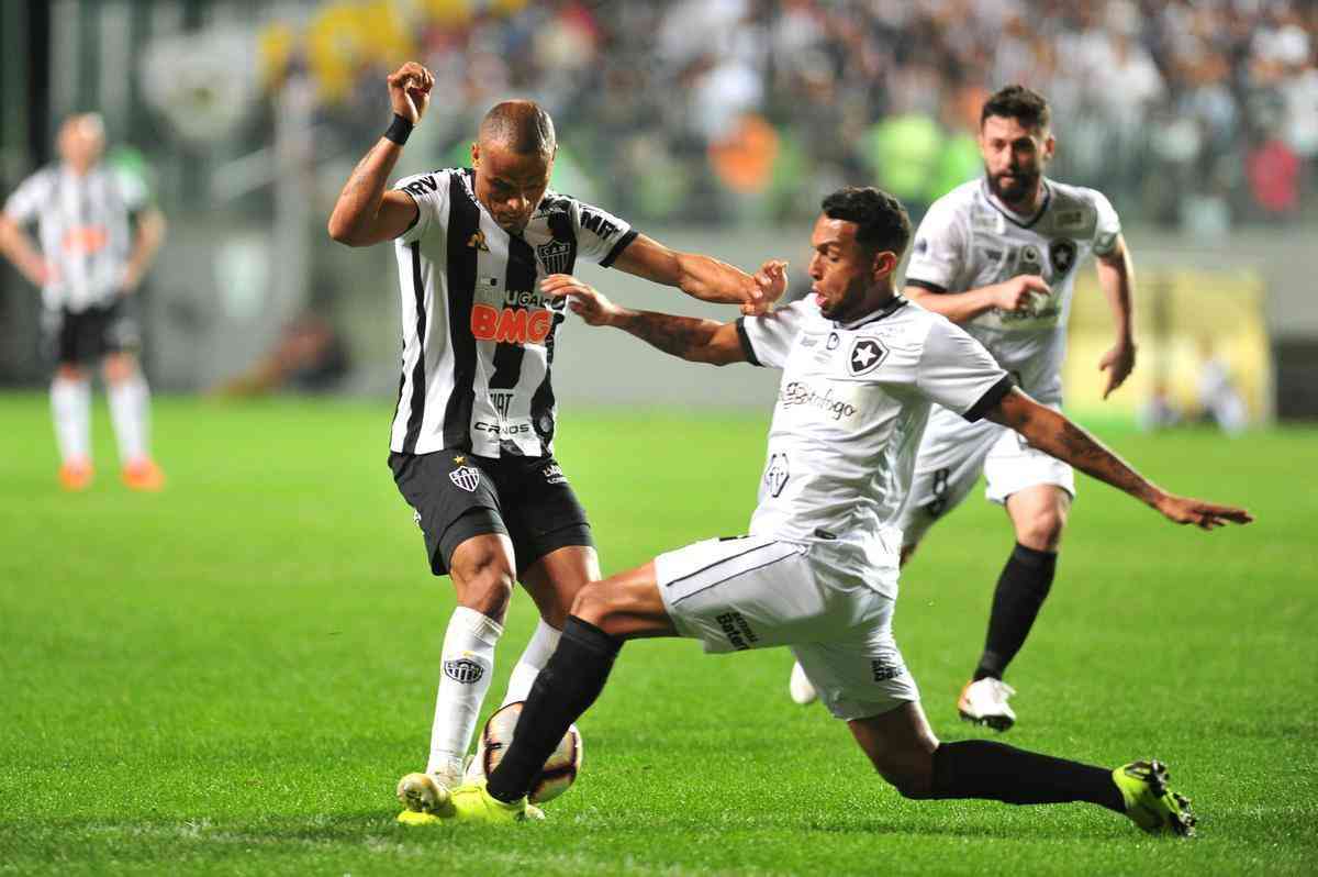 Fotos do primeiro tempo do duelo entre Atltico e Botafogo, no Independncia, pela Sul-Americana