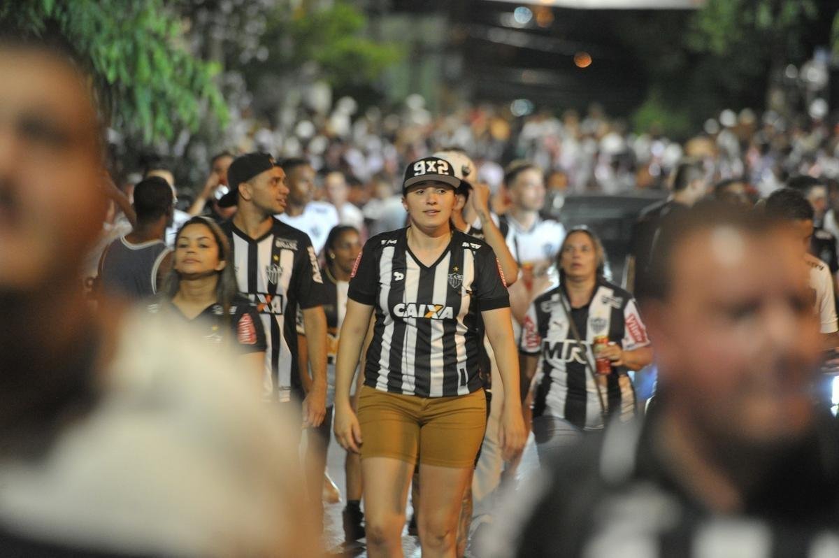 Torcida do Atltico no pr-jogo do duelo com o Defensor, no Independncia, pela Copa Libertadores