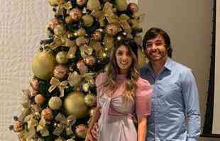 Ricardo Goulart e a esposa celebram o Natal