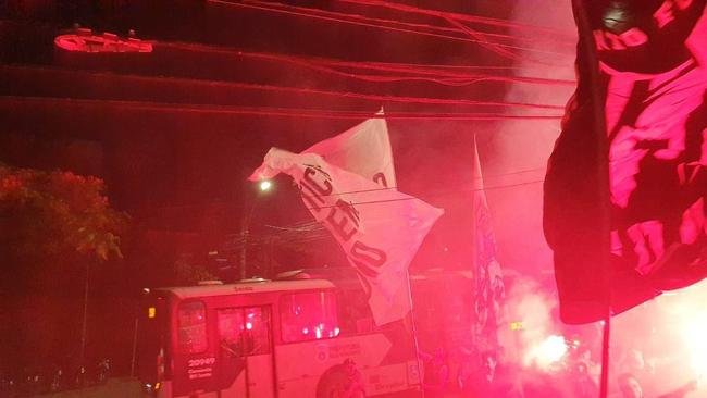 Torcedores do Atltico protestaram em frente  sede do clube nesta segunda-feira (21/11)