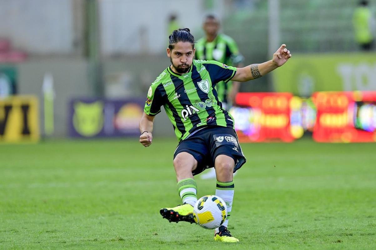 As fotos do duelo decisivo entre Amrica e Atltico, neste domingo (13/11), no Independncia, em Belo Horizonte. Partida foi vlida pela 38 rodada da Srie A do Campeonato Brasileiro.