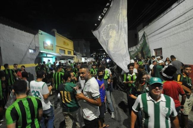Chegada da torcida do Amrica ao Independncia para o jogo contra o Barcelona de Guayaquil pela terceira fase da Copa Libertadores de 2022