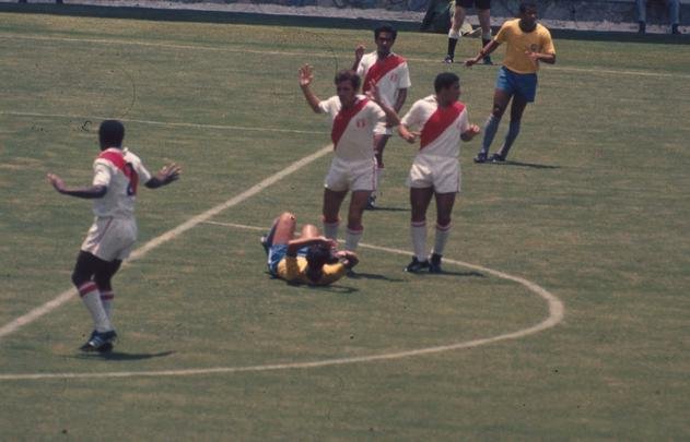 Nas quartas de final, Brasil goleou Peru por 4 a 2, em Guadalajara