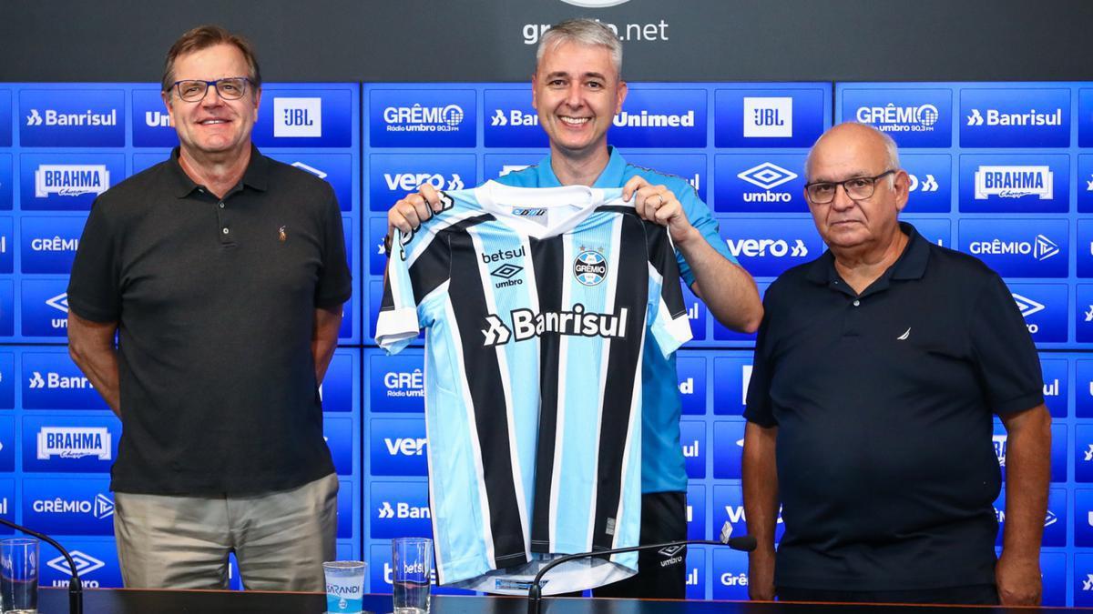 Tiago Nunes, tcnico (Grmio)