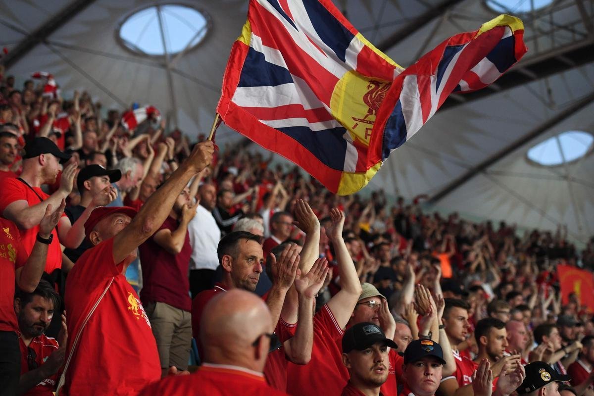 Torcidas de Real Madrid e Liverpool encheram o estdio Olmpico, de Kiev, na final da Champions
