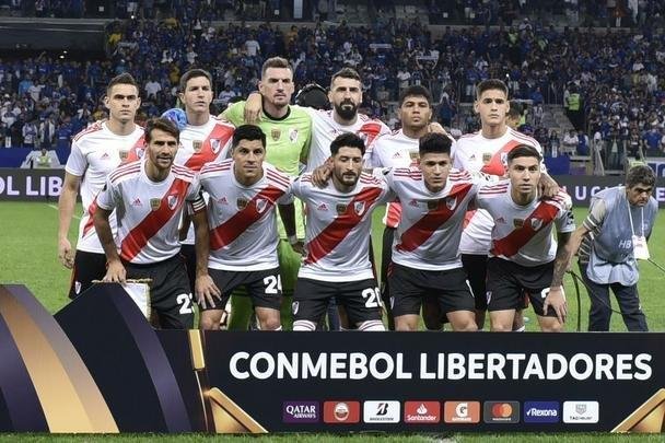 As melhores fotos do duelo entre Cruzeiro e River Plate, no Mineiro, pelas oitavas de final da Copa Libertadores