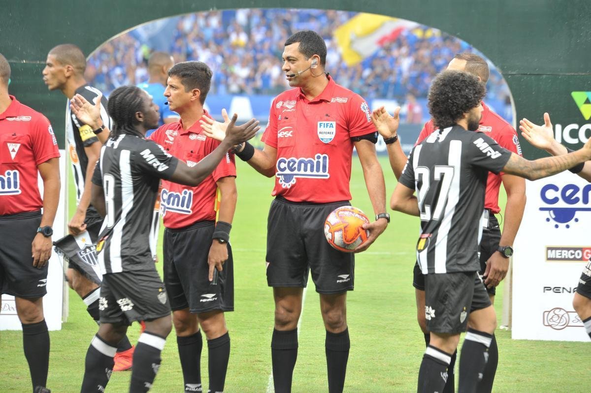 Fotos do primeiro clssico da final do Mineiro, entre Cruzeiro e Atltico, no Mineiro