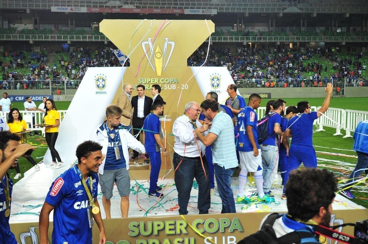 Cruzeiro vence Atltico por 4 a 2 nos pnaltis e conquista a Supercopa Sub-20, no Independncia