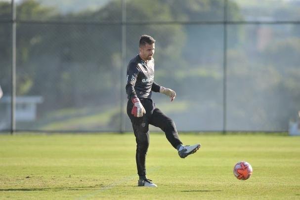 Veja fotos do treino do Atltico