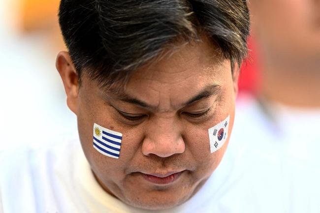 Torcedores de Uruguai e Coreia do Sul no Estdio Cidade da Educao, na partida pelo Grupo H da Copa do Mundo do Catar