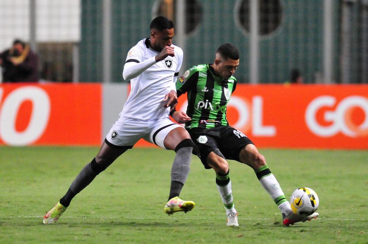 Fotos do jogo entre Amrica e Botafogo, no Independncia, em Belo Horizonte, pela stima rodada do Campeonato Brasileiro