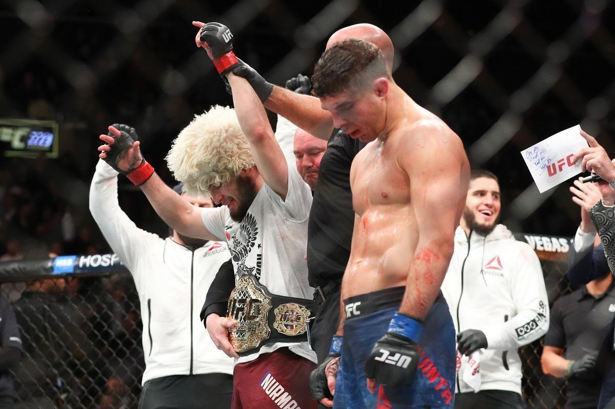 Na luta principal, Khabib Nurmagomedov venceu Al Iaquinta por deciso unnime e conquistou o cinturo do peso leve