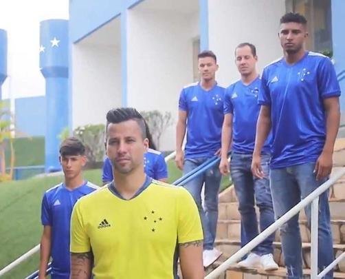 Nova coleo de uniformes do Cruzeiro, confeccionada pela Adidas, para 2020