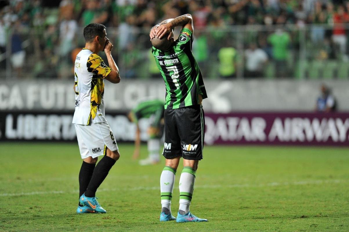 Fotos do jogo entre Amrica e Guaran do Paraguai, no Independncia, em BH, pela segunda fase da Copa Libertadores