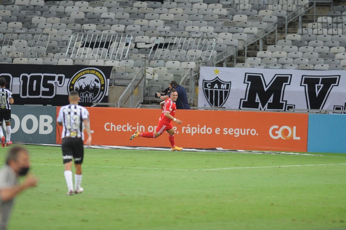 Jogo entre Atltico e Internacional, no Mineiro, terminou empatado por 2 a 2