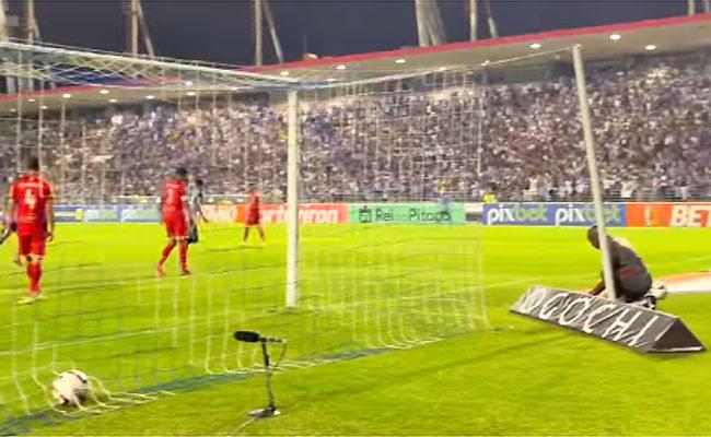 lton fez belo gol na vitria do CSA diante do Tombense no Estdio Rei Pel