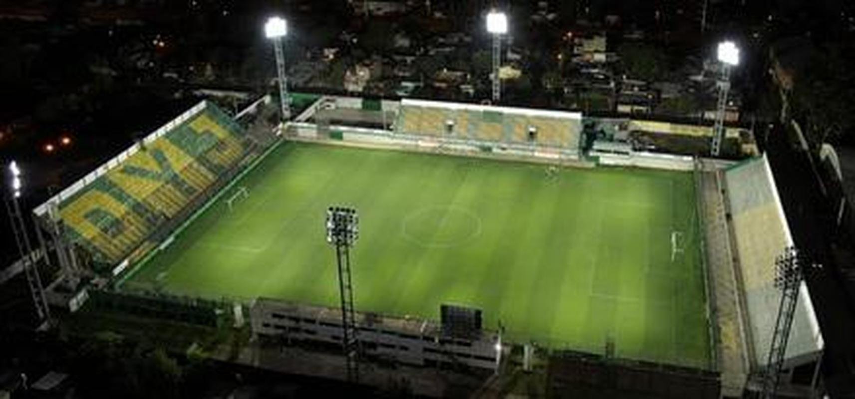 Norberto Tito Tomaghello, casa do Defensa y Justicia-ARG, comporta 20 mil torcedores (Grupo F)
