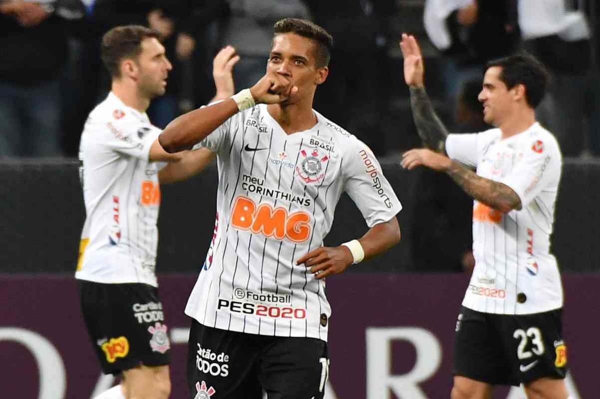 Corinthians: 134 jogos, 11 gols e 13 assistências