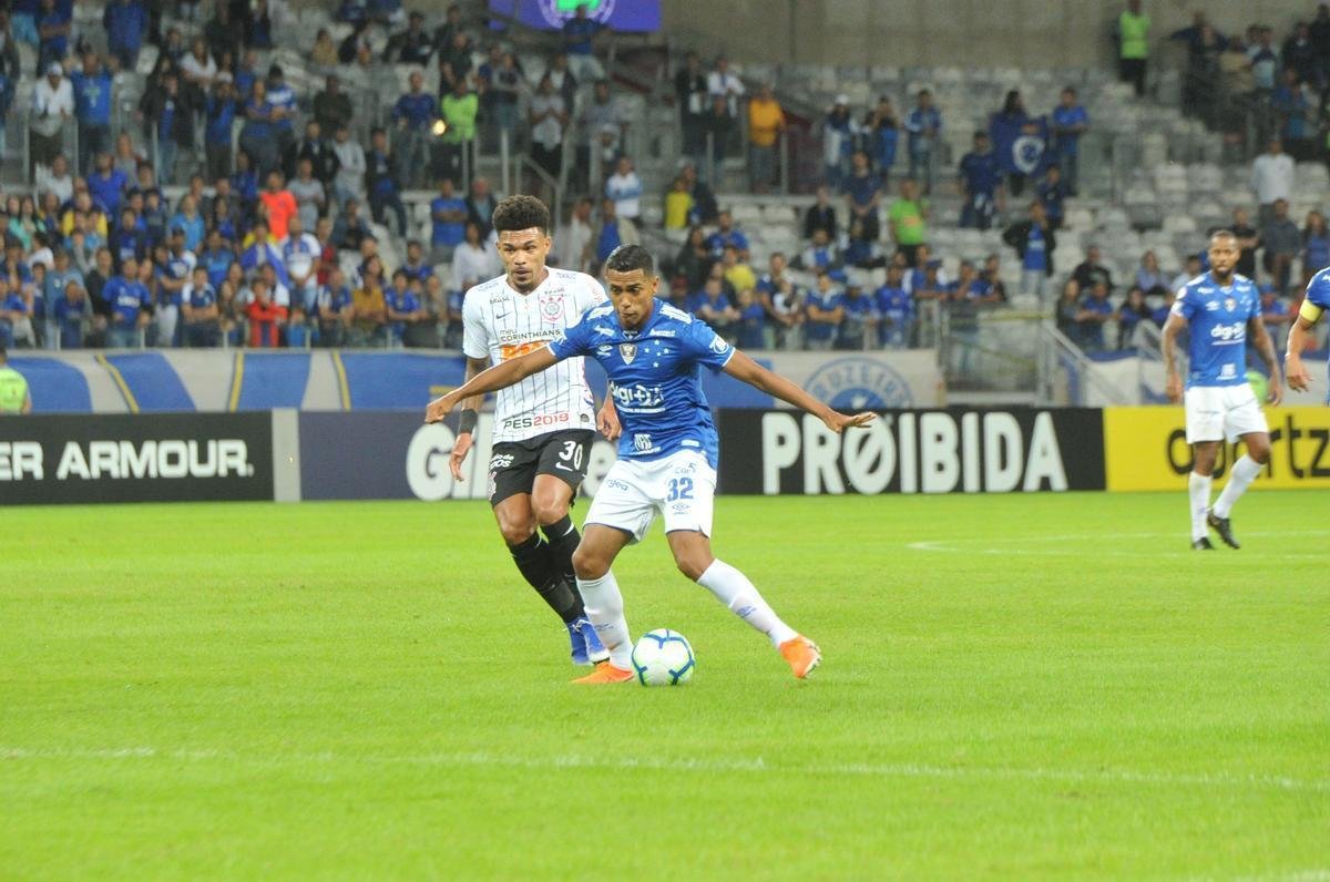 Fotos de Cruzeiro x Corinthians, no Mineiro, pela oitava rodada do Campeonato Brasileiro