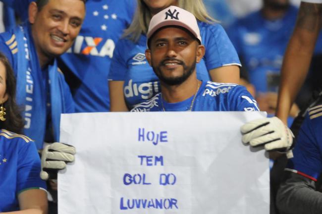 Fotos da torcida do Cruzeiro na partida de volta das oitavas de final da Copa do Brasil, contra o Fluminense, no Mineiro (Juarez Rodrigues/EM/DAPress)