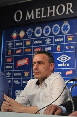 Portugus Paulo Bento foi apresentado nesta segunda-feira como novo treinador do Cruzeiro