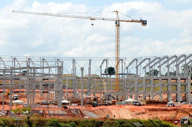 Arena MRV completa um ano de obras neste 20 de abril de 2021. Veja como est o andamento da construo do estdio do Atltico, que tem previso de ficar pronto em outubro de 2022. Sero 46 mil lugares, 2.333 vagas de estacionamento, 40 bares e 80 camarotes. O empreendimento fica no bairro Califrnia, em Belo Horizonte. (Fotos de Gladyston Rodrigues/EM/D. A Press)