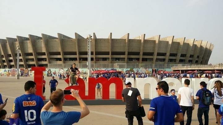 Campanha de identidade de Minas Gerais tem interveno semelhante ao letreiro de Amsterd, na Holanda