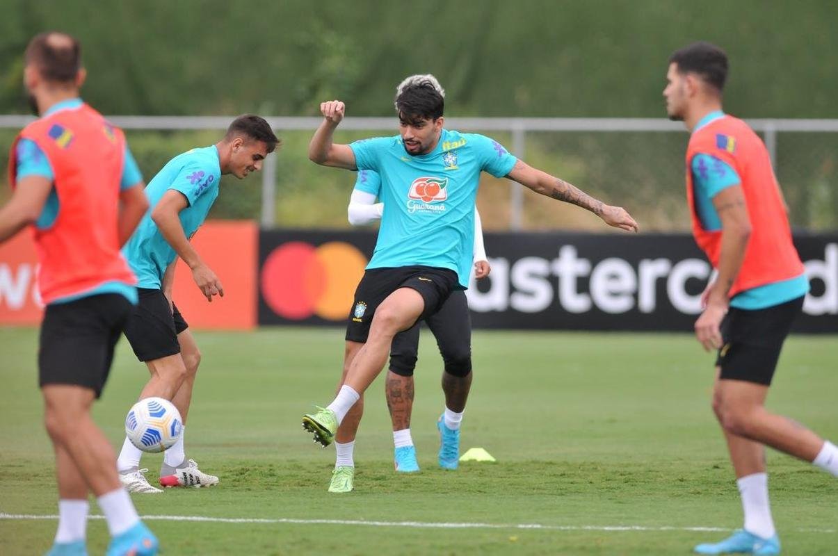 Seleo Brasileira realizou treinamento na tarde deste sbado (29/1) na Toca da Raposa II