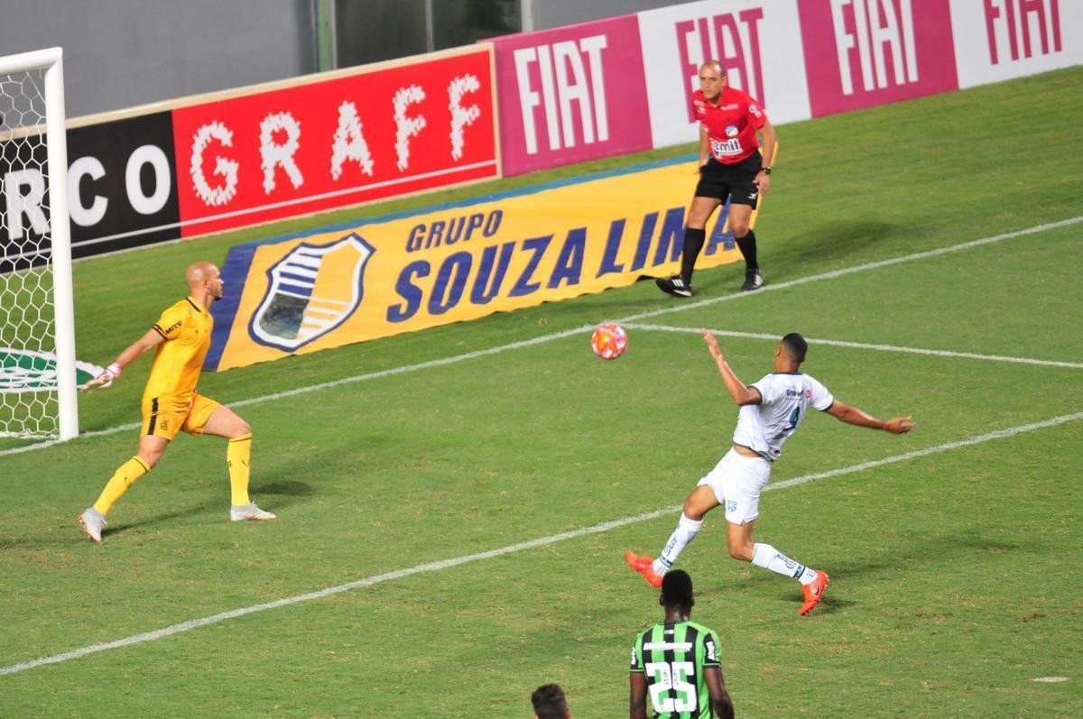 Amrica venceu a Caldense, com gols de Matheusinho e Joo Paulo, e avanou