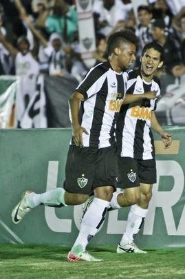André - Contratado junto ao Dinamo de Kiev, da Ucrânia, André estreou com a camisa alvinegra na vitória por 1 a 0 sobre o Fluminense, pelo Campeonato Brasileiro de 2011. O atacante saiu do banco marcou o gol da vitória no Ipatingão, completando de cabeça o cruzamento de Magno Alves. Após bom início no clube, ele caiu de produção após a chegada de Jô e não conseguiu repetir mais as boas atuações pelo Atlético. Em 2016, foi comprado pelo Corinthians e deixou o Galo em atrito com os torcedores.