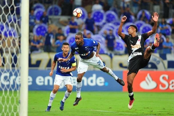 Fotos do primeiro tempo de Cruzeiro x Vasco, no Mineiro, pelo Grupo 5 da Libertadores